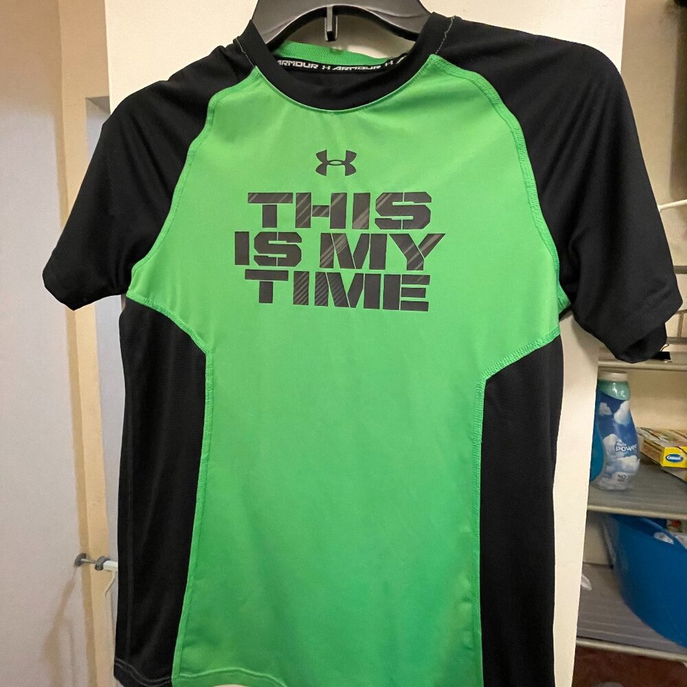 Youth XL Under Armour Green T-Shirt